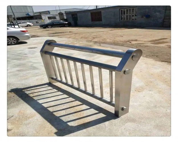 不銹鋼橋梁護(hù)欄