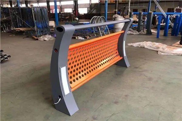燈光護(hù)欄