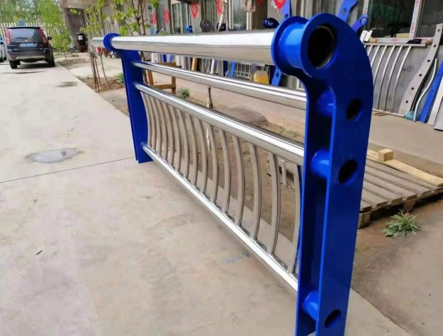 不銹鋼橋梁護(hù)欄